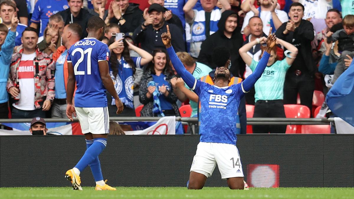 Leicester City fans celebrate Kelechi Iheanacho penalty